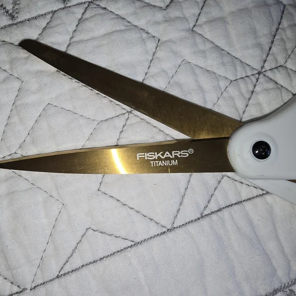 3 Pairs Fiskars Scissors Pinking, Razor Edged And Titanium. EUC - Picture 2 of 5